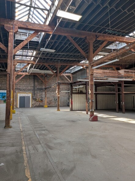 More Photos Of 1740 W Webster Ave, Chicago Light Manufacturing For Lease