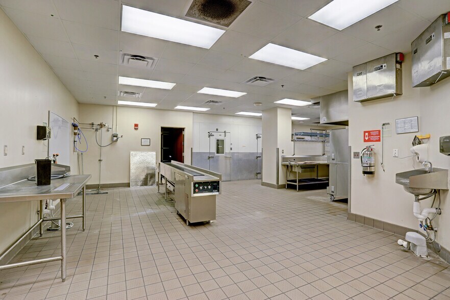More Photos Of 505 Graham Dr, Tomball Hospital For Lease