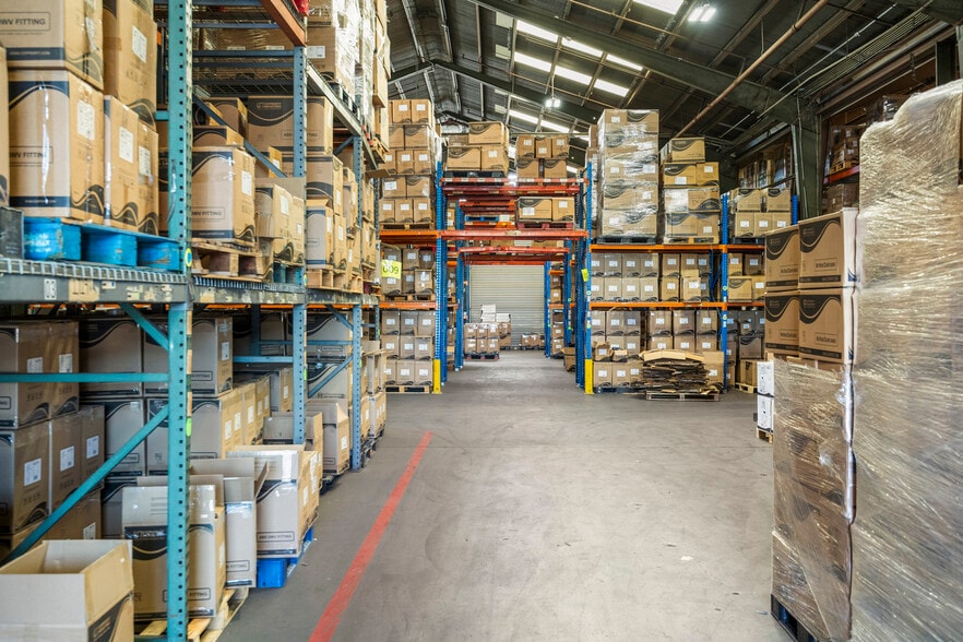More Photos Of 1260-1280 E 9th St, Pomona Manufacturing For Sale