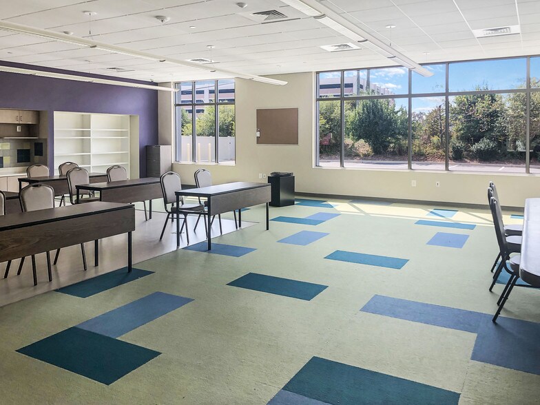 More Photos Of 43635 Greenway Corporate Dr, Ashburn Schools For Lease