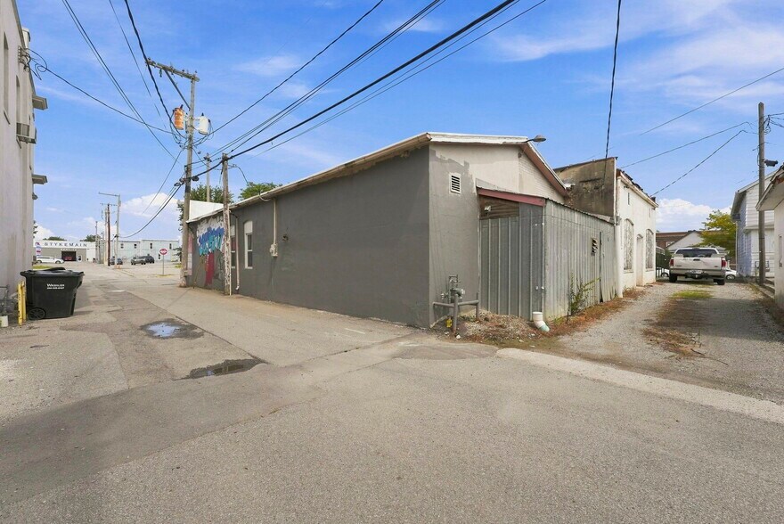 More Photos Of 115 E King St, Garrett General Retail For Sale