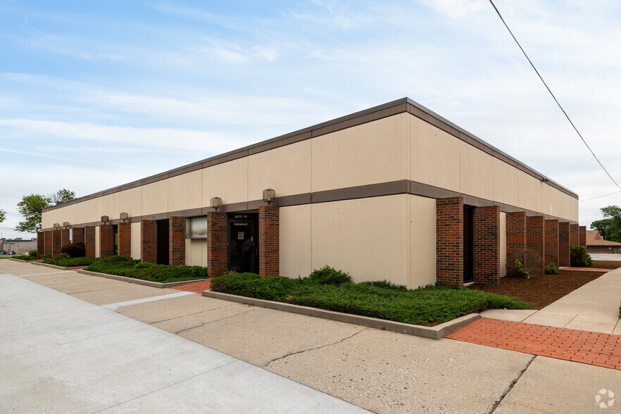 More Photos Of 7803 E Osie St, Wichita Research And Development For Lease