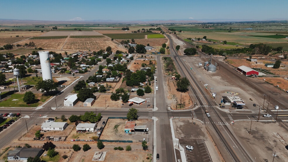 More Photos Of 404 South St, Mabton Service Station For Sale