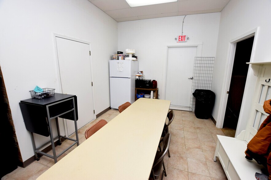 More Photos Of 5488 Richfield Rd, Flint Warehouse For Sale