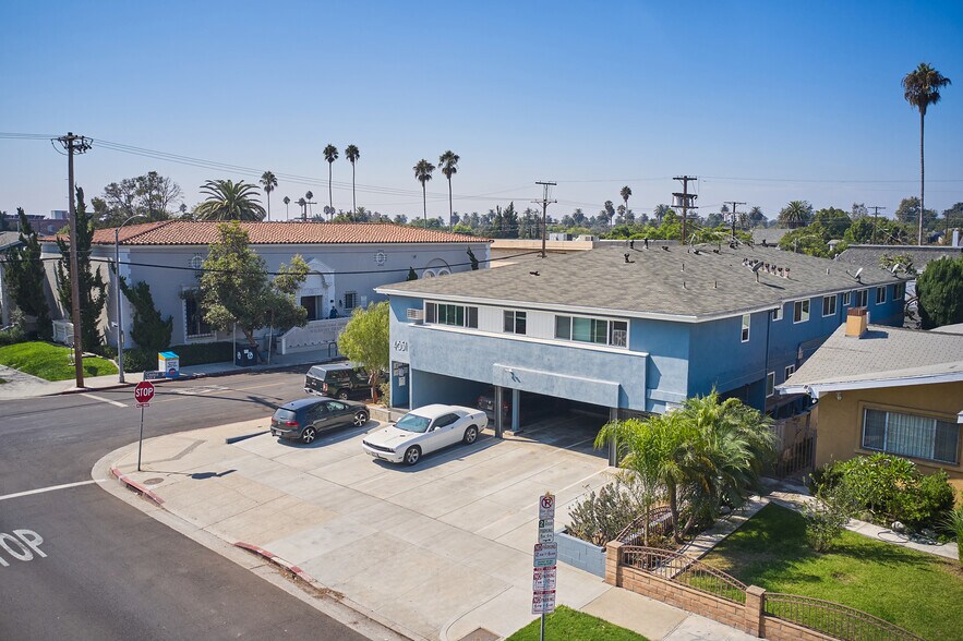 More Photos Of 4651 Council St, Los Angeles Apartments For Sale