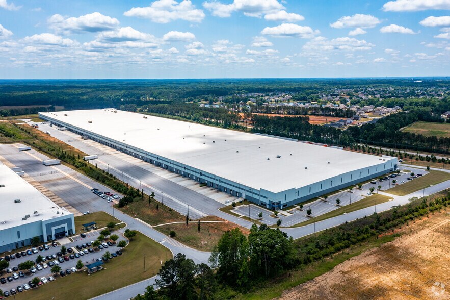 More Photos Of 405 King Mill Rd, McDonough Warehouse For Lease