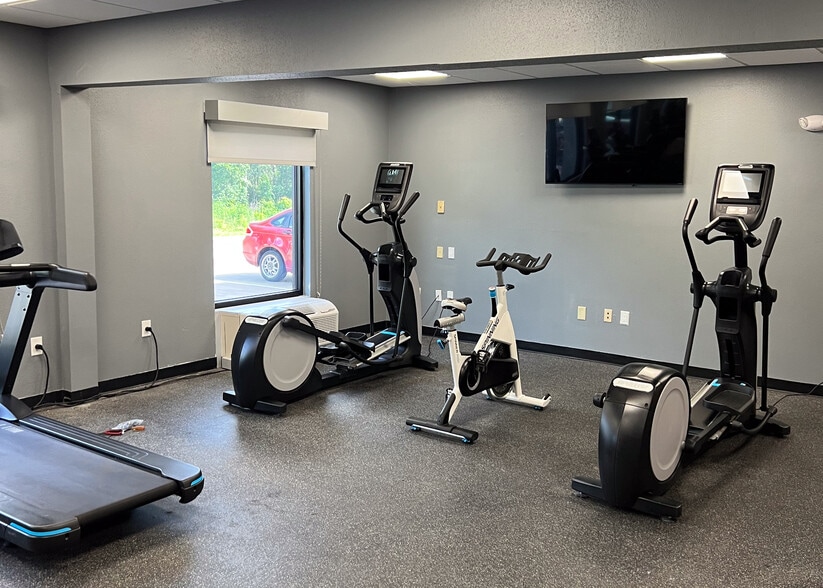 More Photos Of 1510 US Highway 59 South Loop, Livingston Hotel For Sale