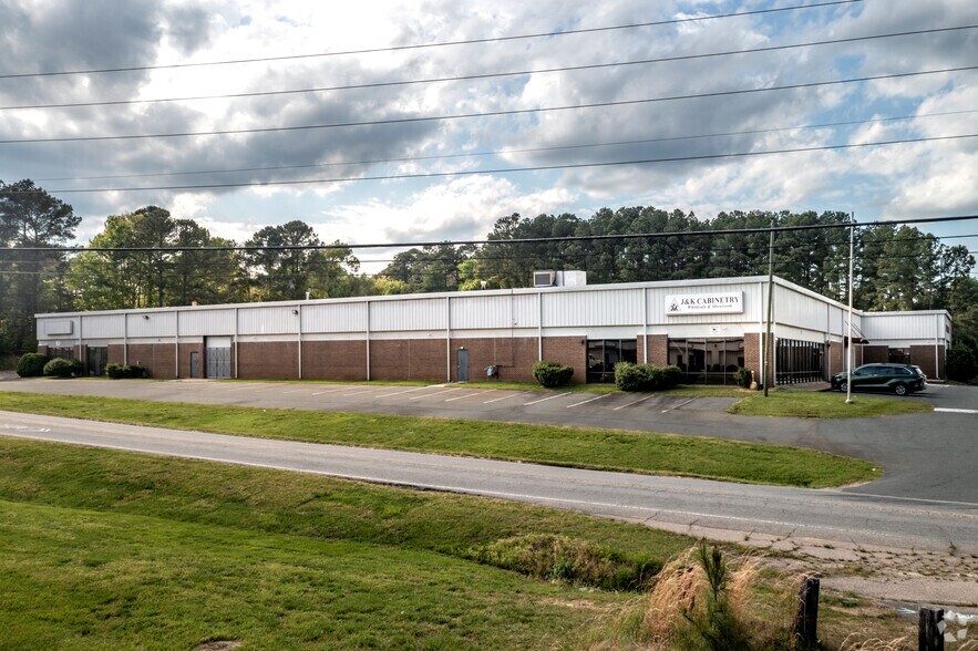 More Photos Of 1904 New Hope Church Rd, Raleigh Flex For Lease