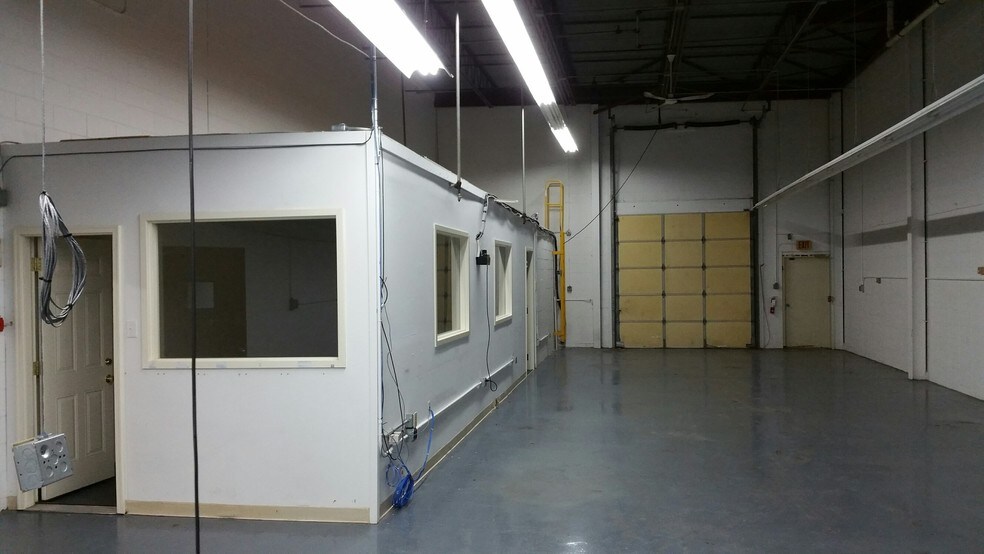 More Photos Of 8 Executive Dr, Toms River Manufacturing For Lease