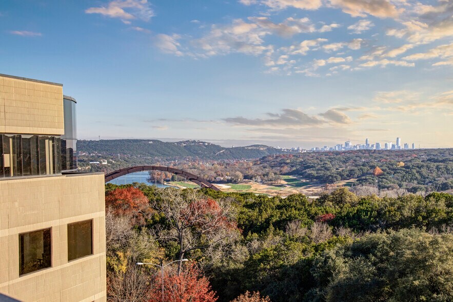 More Photos Of 6504 Bridgepoint Pky, Austin Office For Lease