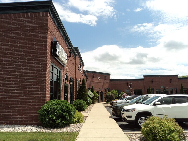 More Photos Of 2069 Central Ct, Green Bay Storefront Retail Office For Lease