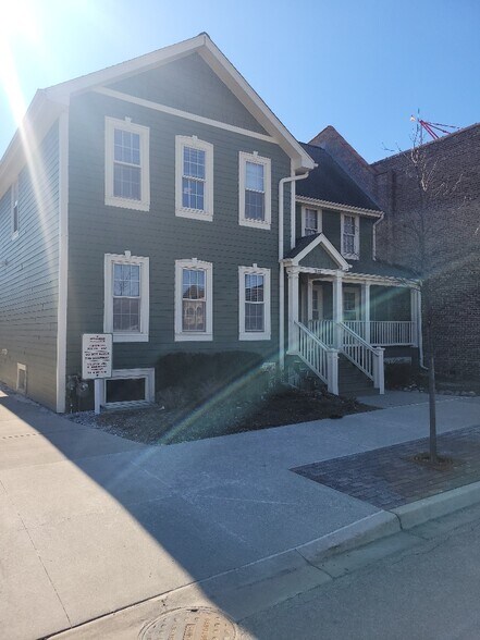 Primary Photo Of 122 W Liberty Dr, Wheaton Office For Lease