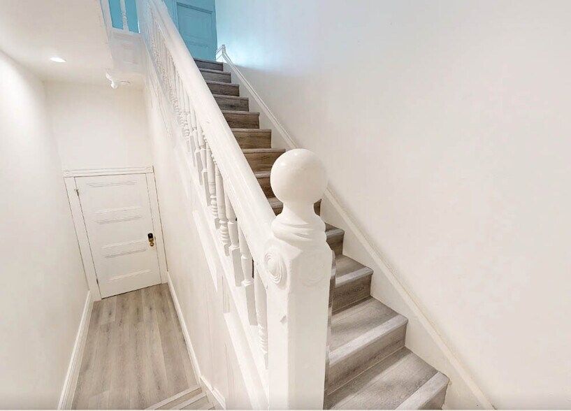 More Photos Of 1030 W 23rd St, Los Angeles Apartments For Sale