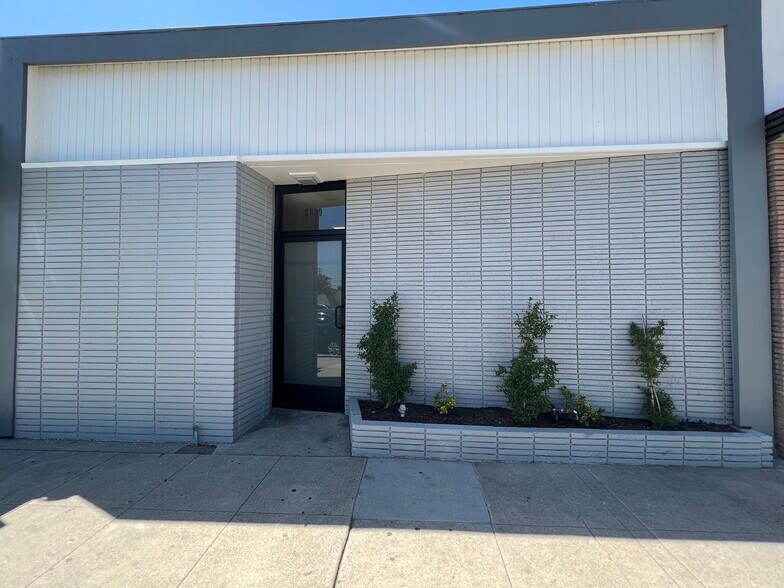 More Photos Of 5639 Cahuenga Blvd, North Hollywood Warehouse For Sale