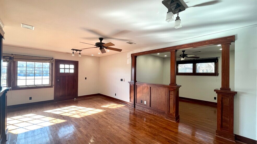 More Photos Of 500 W Nash St, Terrell Medical For Sale