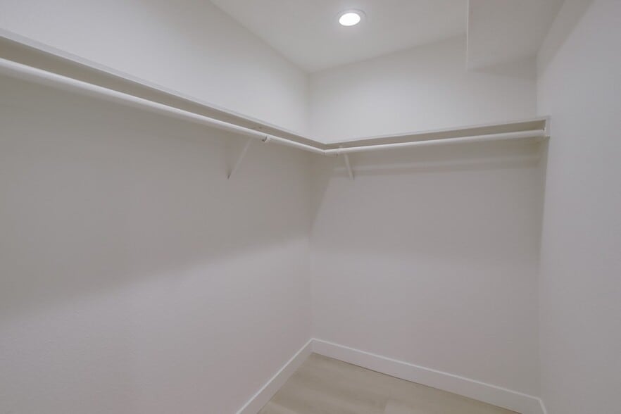 More Photos Of 3449 Ocean Front Walk, San Diego Apartments For Sale