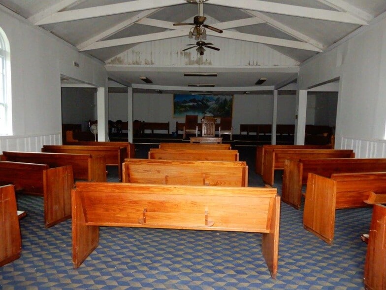 More Photos Of 7024 North Rd, North Religious Facility For Sale