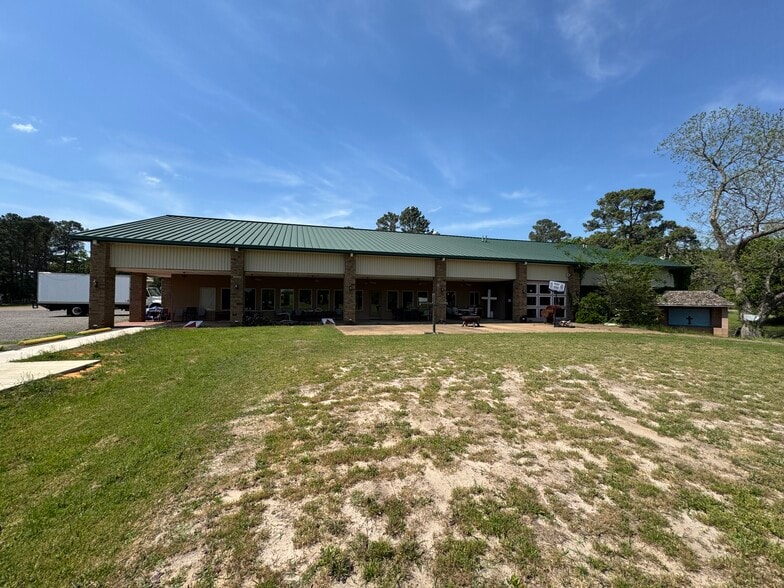More Photos Of 2130 Country Club Rd, Palestine Golf Course Driving Range For Sale