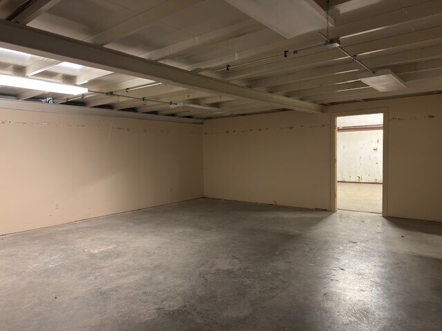 More Photos Of 1600 S Main St, Mcalester Industrial For Sale