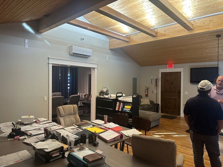 More Photos Of 1320 Haywood Rd, Greenville Office For Sale
