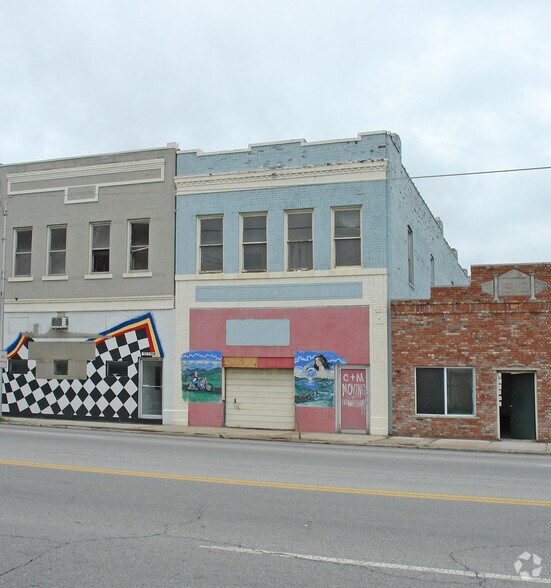 More Photos Of 120 S Main St, Joplin General Retail For Sale