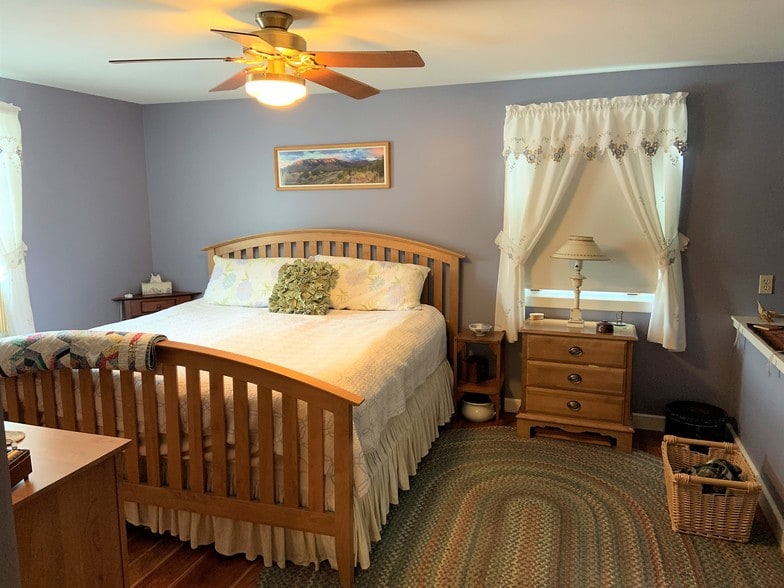 More Photos Of 307 Main St, Westbrook Carwash For Sale