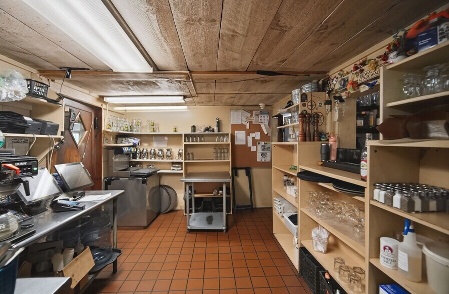 More Photos Of 100 Mountain Rd, Easthampton Restaurant For Sale