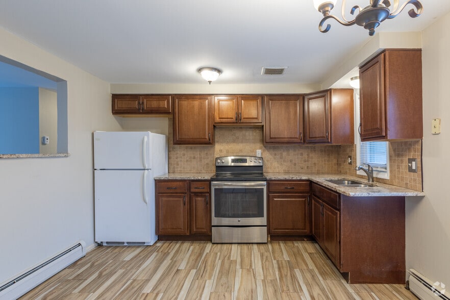 More Photos Of 51611 Mound Rd, Shelby Township Apartments For Sale
