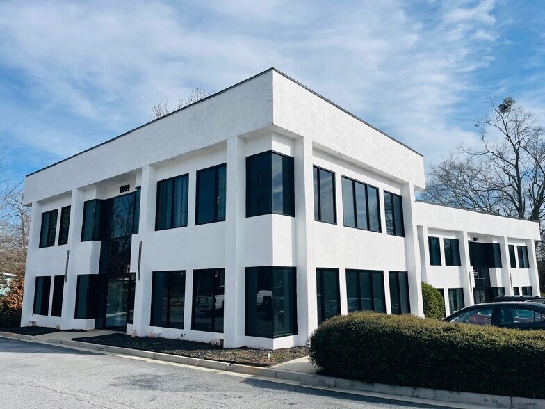 Primary Photo Of 1009 Milstead Ave, Conyers Office For Lease
