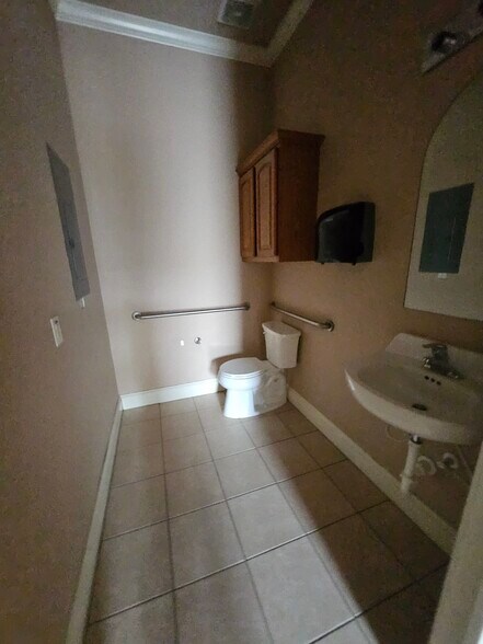 More Photos Of 1804 Snake River Rd, Katy Medical For Lease