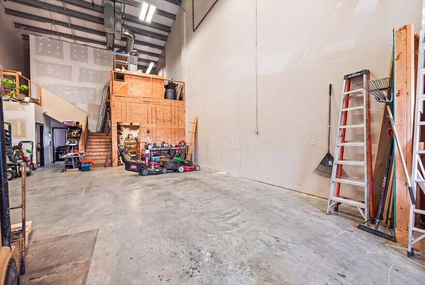 More Photos Of 280 Portage Clos, Sherwood Park Warehouse For Sale