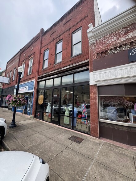 Primary Photo Of 128 N Water Ave, Gallatin Storefront For Lease