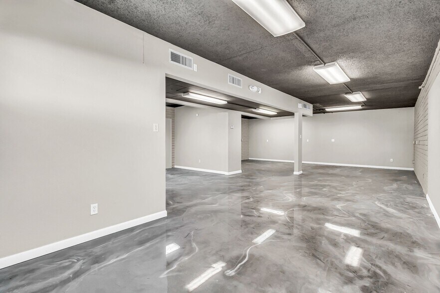 More Photos Of 78 W Ray Rd, Chandler Convenience Store For Lease