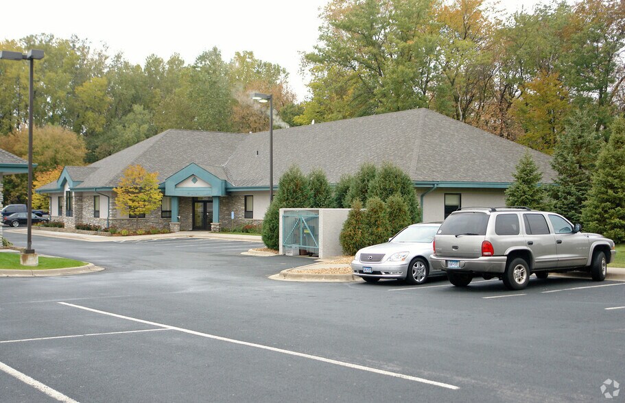 More Photos Of 2145-2165 Woodlane Dr, Woodbury Office For Lease