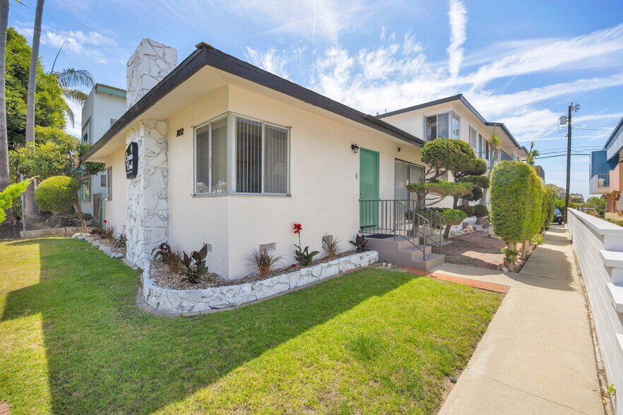 More Photos Of 7832 W Manchester Ave, Playa Del Rey Apartments For Sale