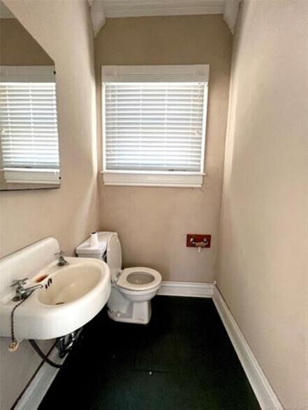 More Photos Of 2654 N Main St, Mcalester Office For Sale