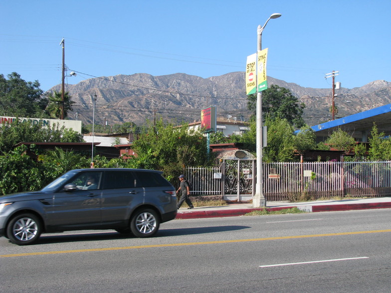 Primary Photo Of 6915 Foothill Blvd, Tujunga Restaurant For Lease