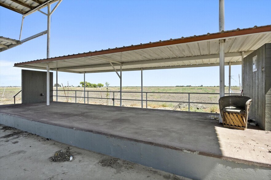 More Photos Of 8661 Herring Rd, Bakersfield Land For Sale