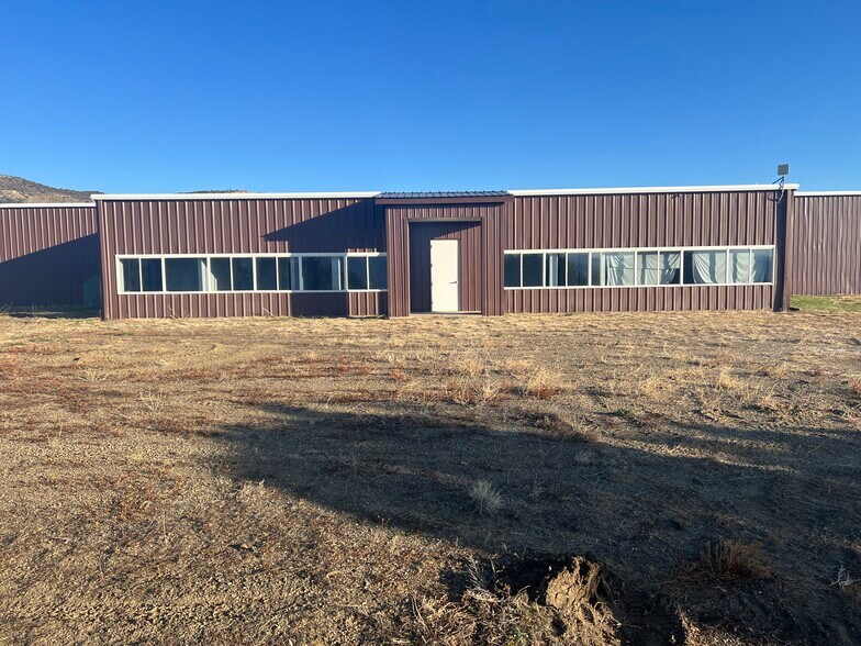 More Photos Of 1104 Constitution Dr, Trinidad Manufacturing For Sale