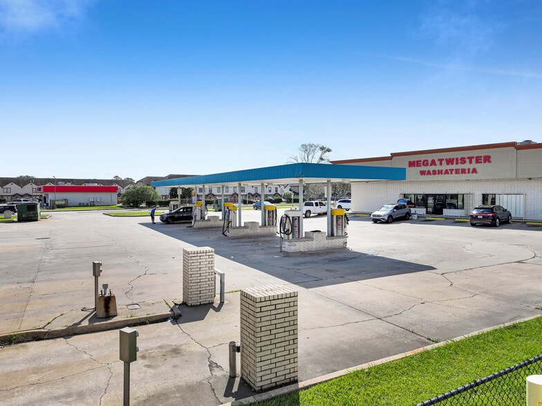 More Photos Of 8201 9th Ave, Port Arthur Carwash For Sale