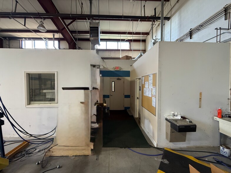 More Photos Of 4270-4282 Hudson Dr, Stow Light Manufacturing For Lease