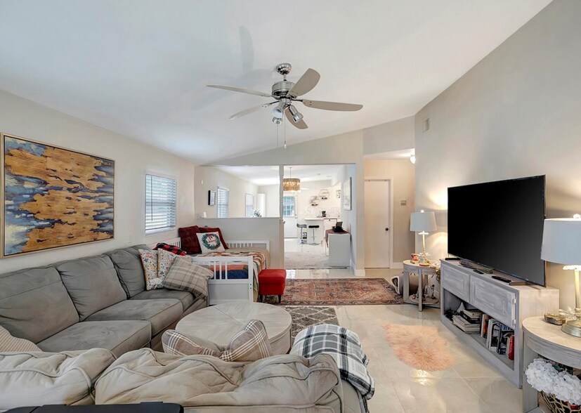 More Photos Of 8413 N Hamner Ave, Tampa Apartments For Sale