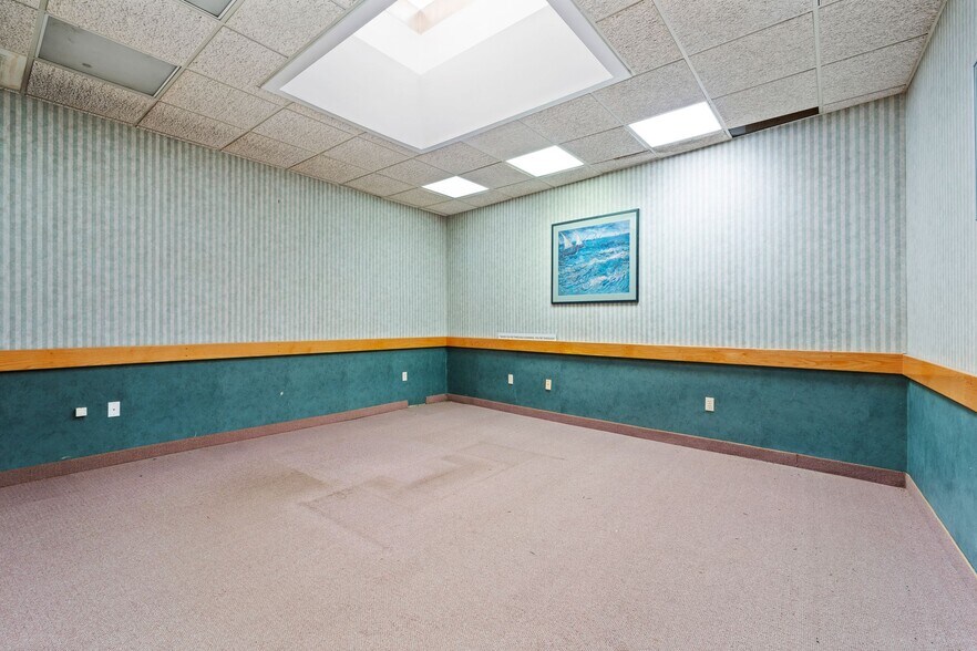 More Photos Of 80 Sagamore st, Quincy Office For Lease