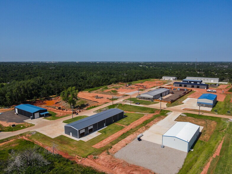 More Photos Of 11770 Black Sand Dr, Edmond Manufacturing For Sale
