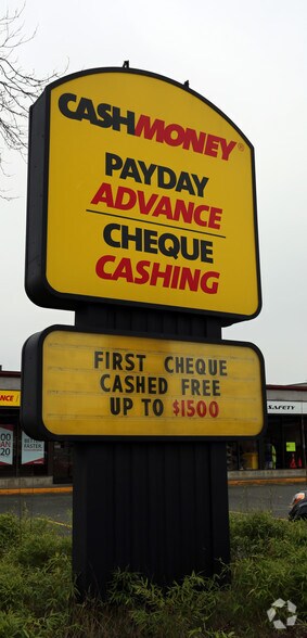 More Photos Of 3214 Douglas St, Saanich General Retail For Lease