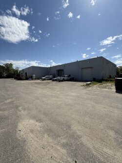 More Photos Of 17 Old Dock Rd, Yaphank Manufacturing For Lease