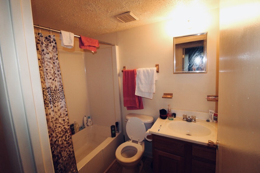 More Photos Of 656 Woodyard Rd, Trenton Apartments For Sale