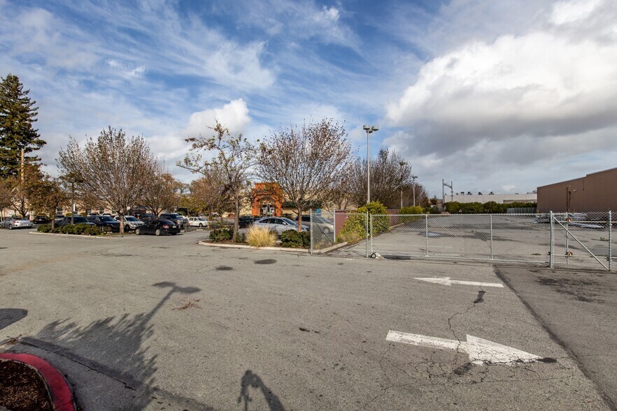 More Photos Of 150 Charter St, Redwood City Land For Sale