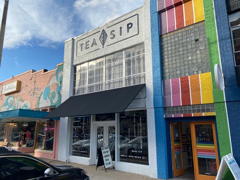 Primary Photo Of 321 W 19th St, Houston Storefront For Lease