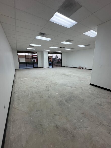 More Photos Of 4314-4346 South St, Lakewood Unknown For Lease